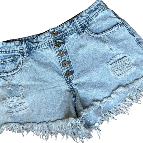 Rue21 ladies lite wash button fly cut off distressed jean shorts size 10 - Picture 8 of 8